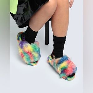 NWOT UGG All Gender Adult Fluff Yeah Pride Slipper